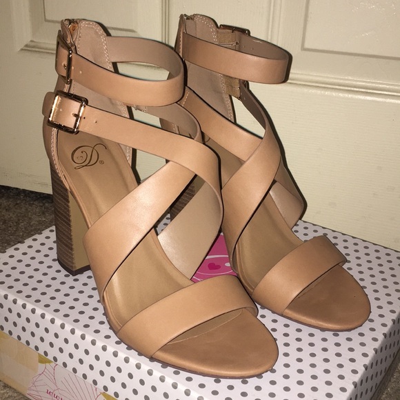 Shoes - Camel wedge shoes.